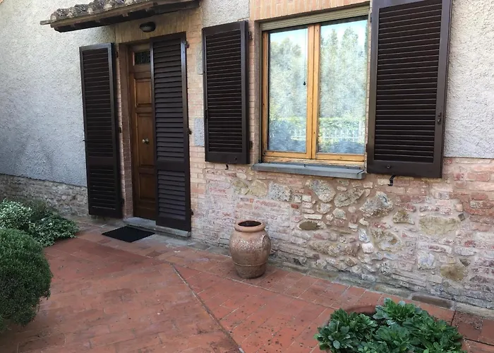 Отель La Poderina *